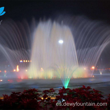 Extraño de la fuente de agua de baile grande al aire libre